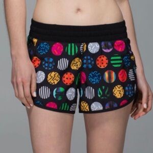 Lululemon Seawheeze Tracker Short ✨RARE✨ Circle Pills Print Size 10 EUC